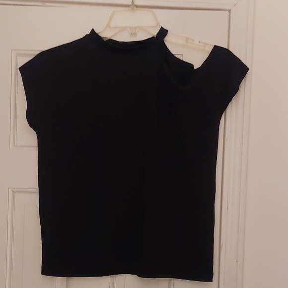 Gottex Tops - X By Gottex Black Short Sleeve Women's Workout Top With Cutout Size XS